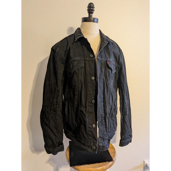 Black Levi's denim jacket with patch size medium 100% cotton - Picture 1 of 9